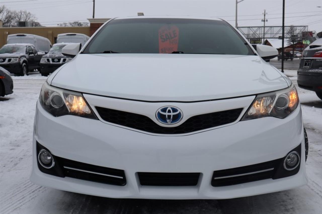 Toyota Camry Hybrid  2014