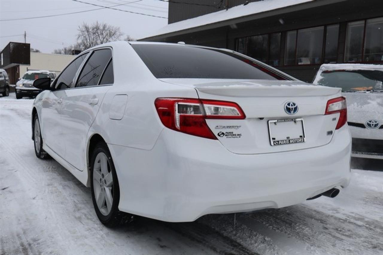 Toyota Camry Hybrid  2014