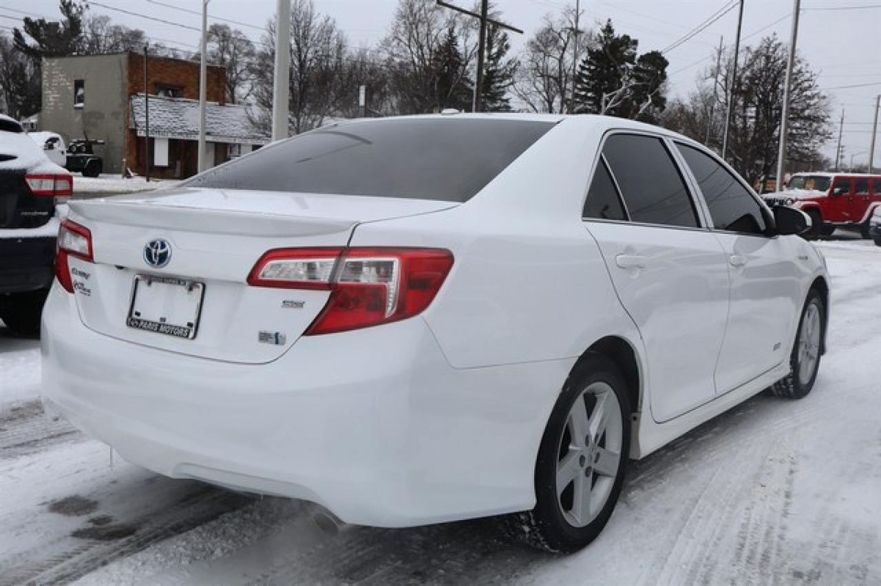 Toyota Camry Hybrid  2014