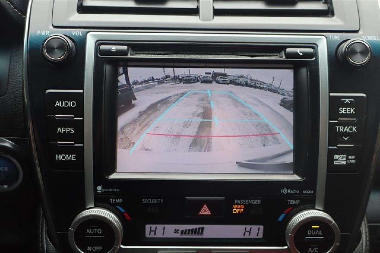 Toyota Camry Hybrid  2014