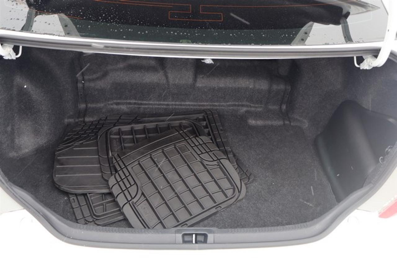 Toyota Camry Hybrid  2014