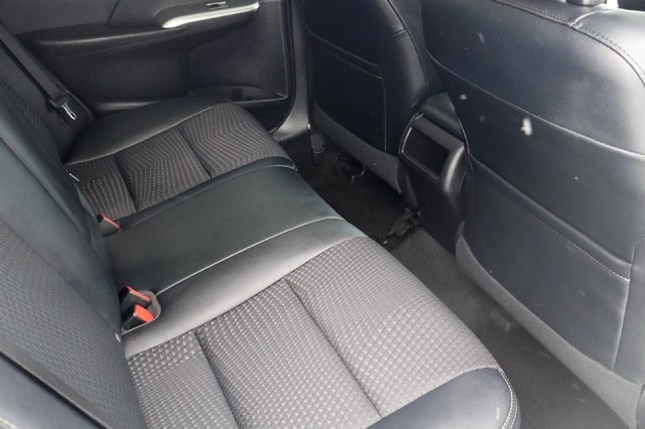 Toyota Camry Hybrid  2014