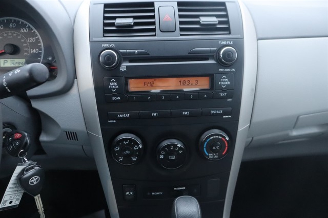 Toyota Corolla  2010