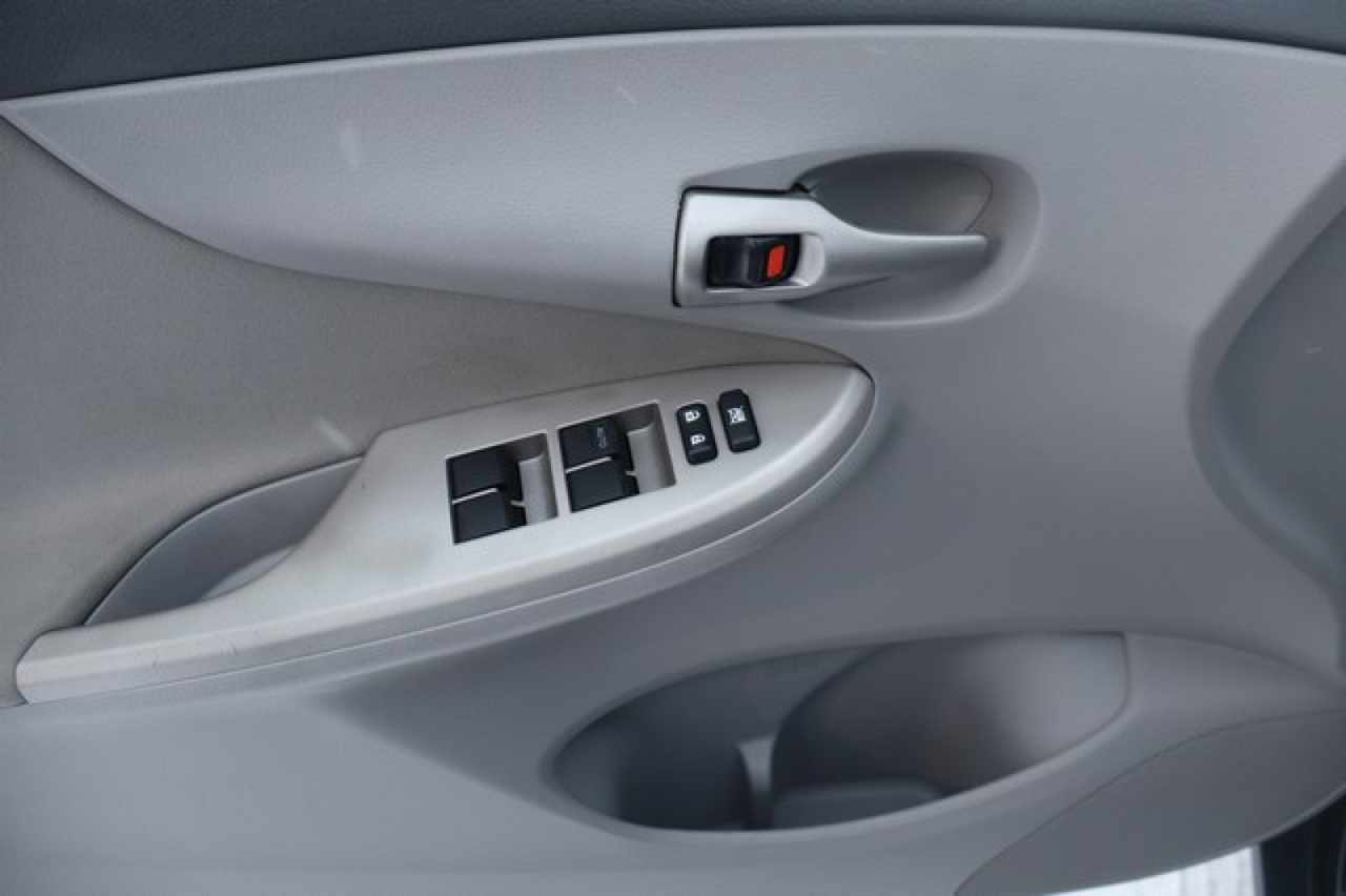 Toyota Corolla  2010