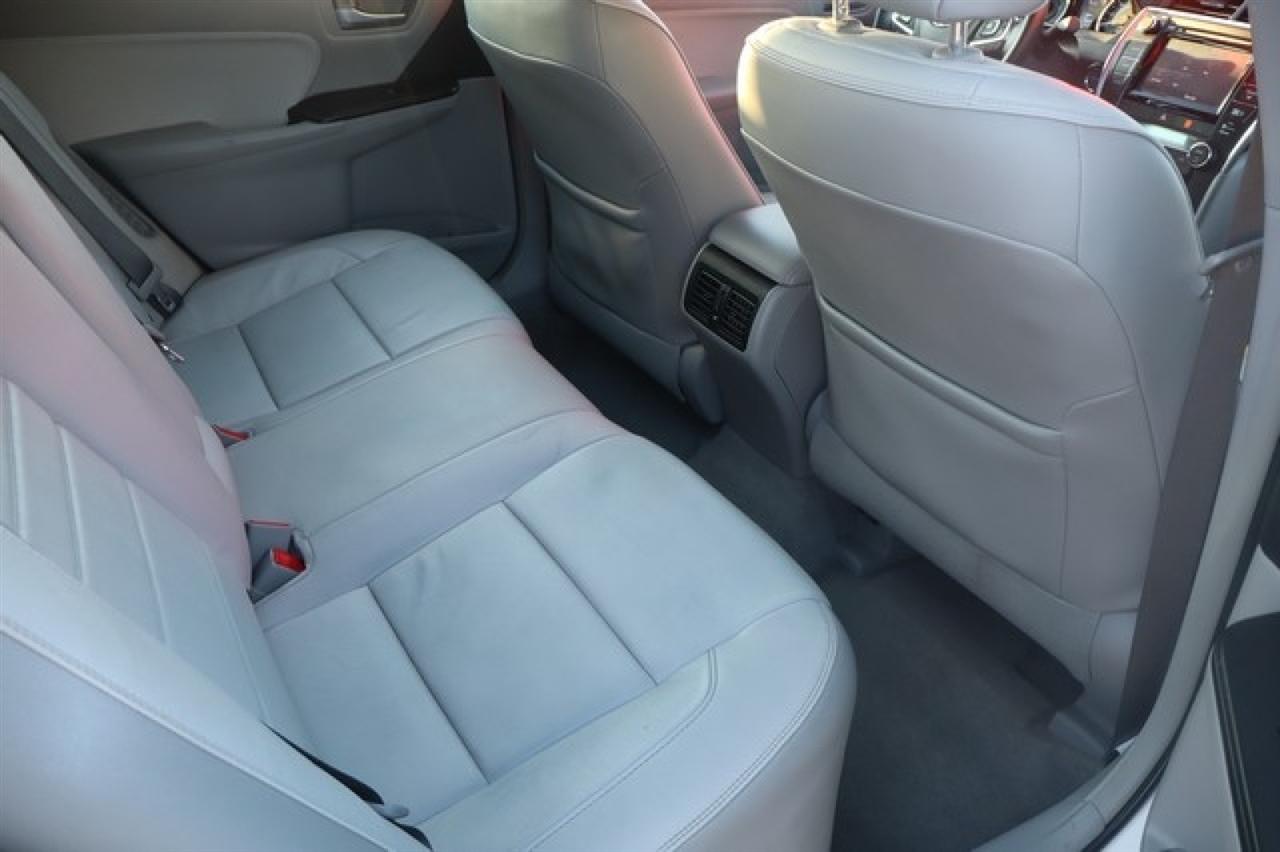 Toyota Camry Hybrid  2015