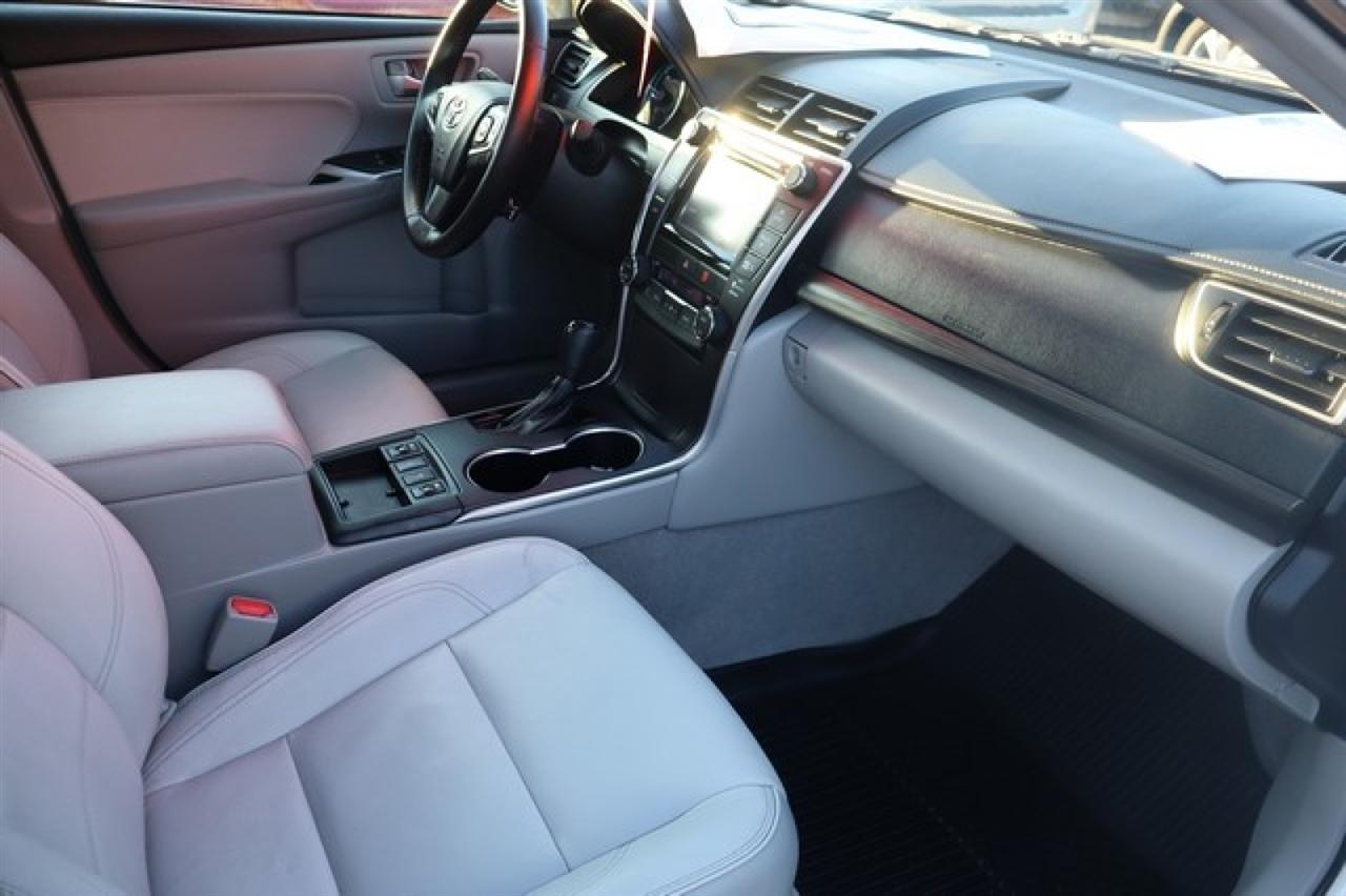 Toyota Camry Hybrid  2015