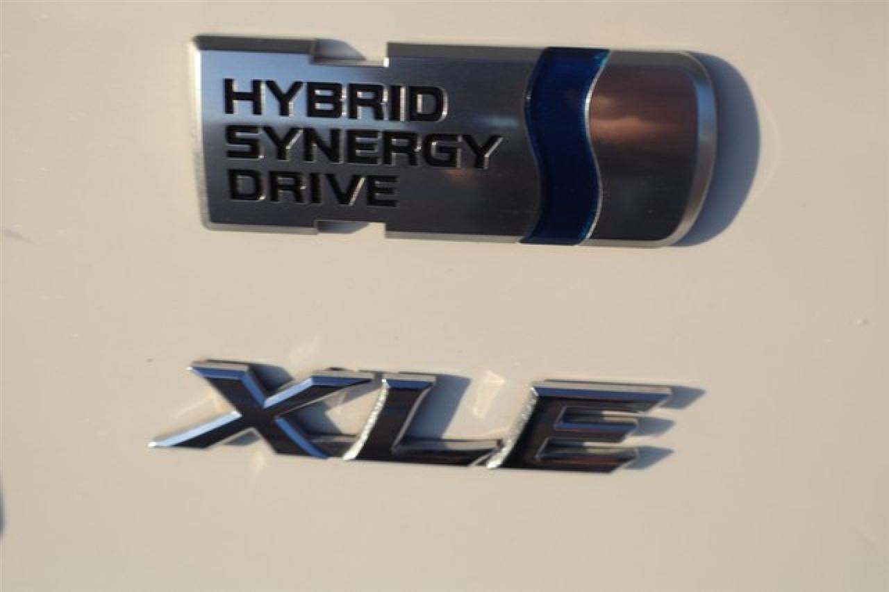 Toyota Camry Hybrid  2015