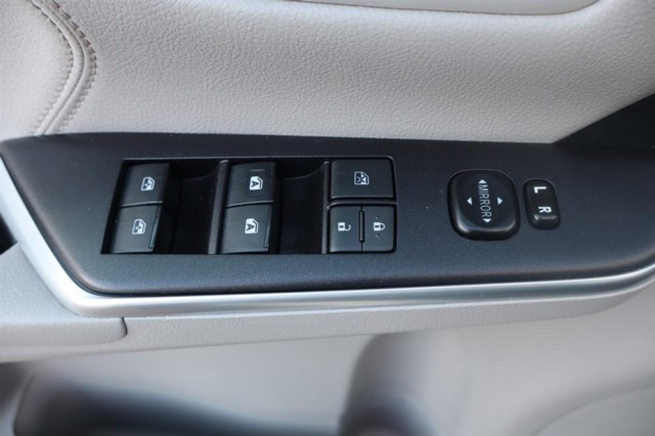 Toyota Camry Hybrid  2015