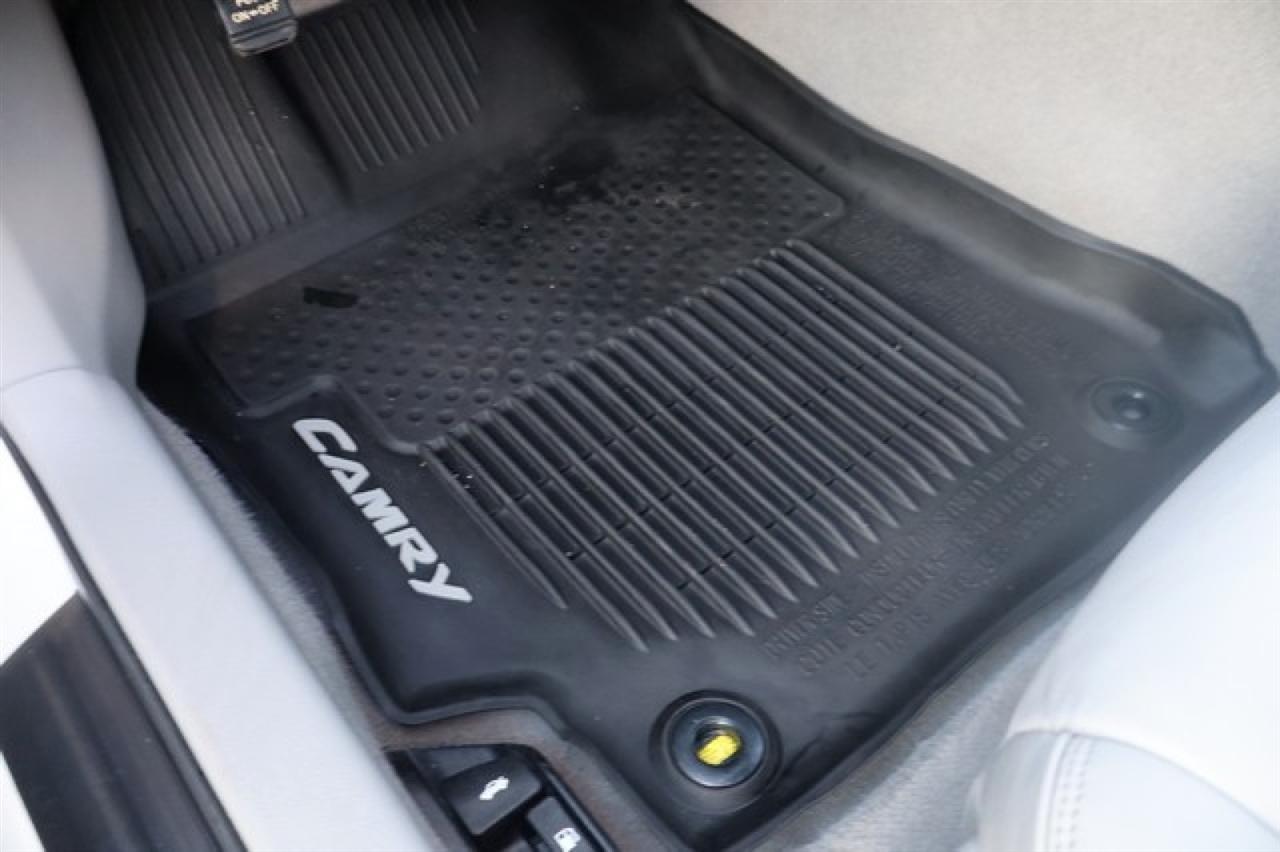 Toyota Camry Hybrid  2015