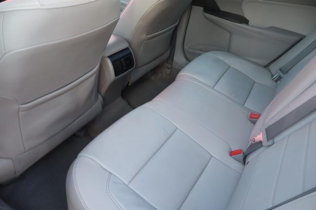 Toyota Camry Hybrid  2015