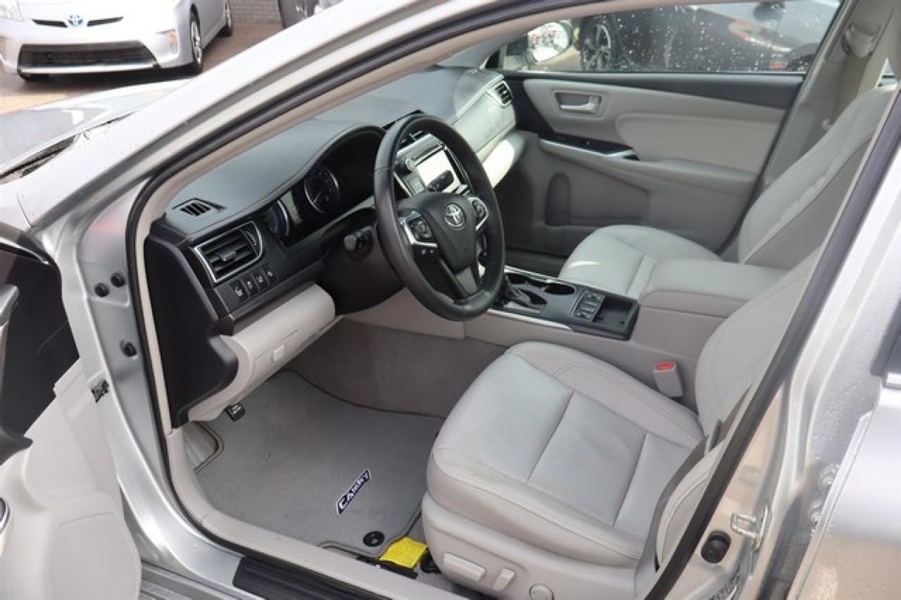 Toyota Camry Hybrid  2017