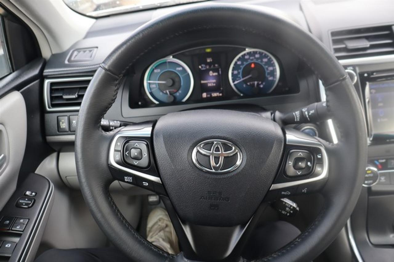 Toyota Camry Hybrid  2017