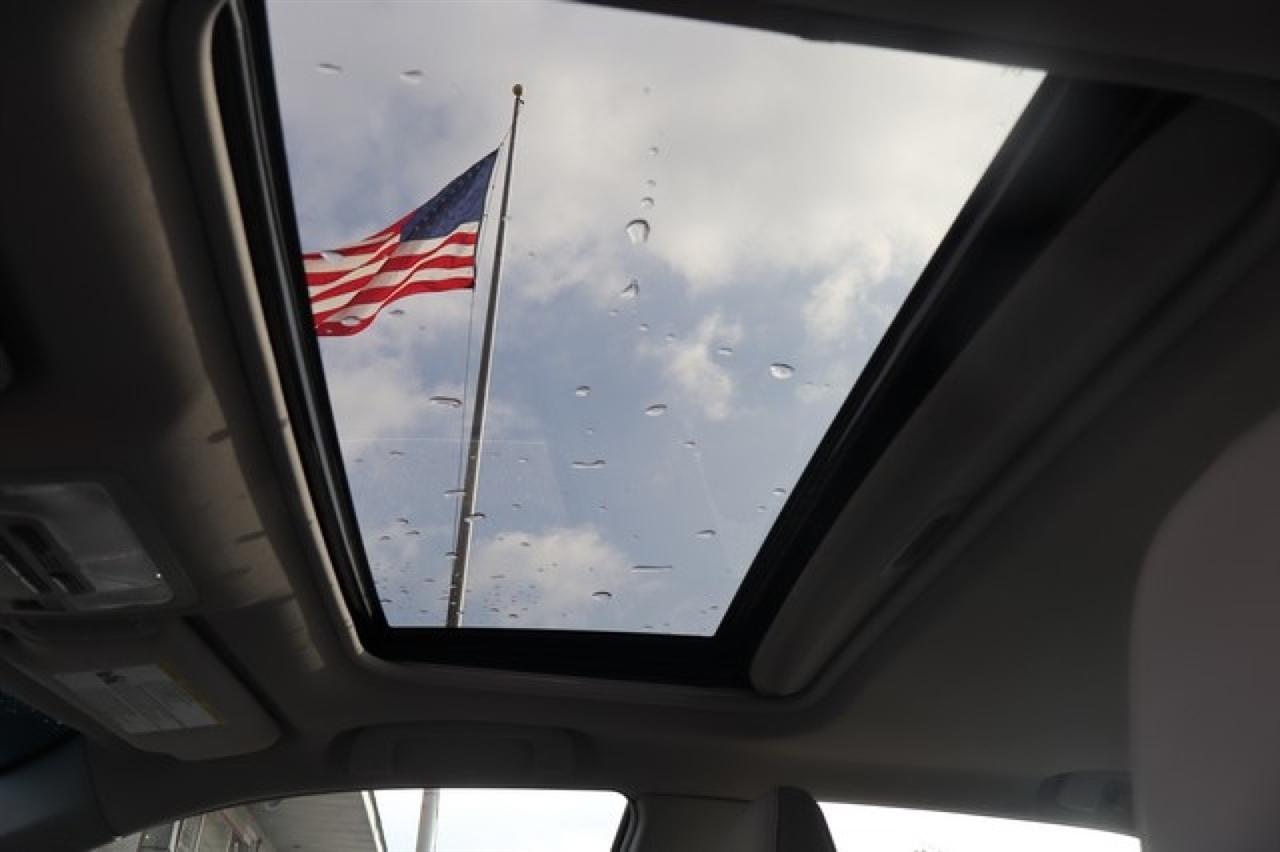 Toyota Camry Hybrid  2017