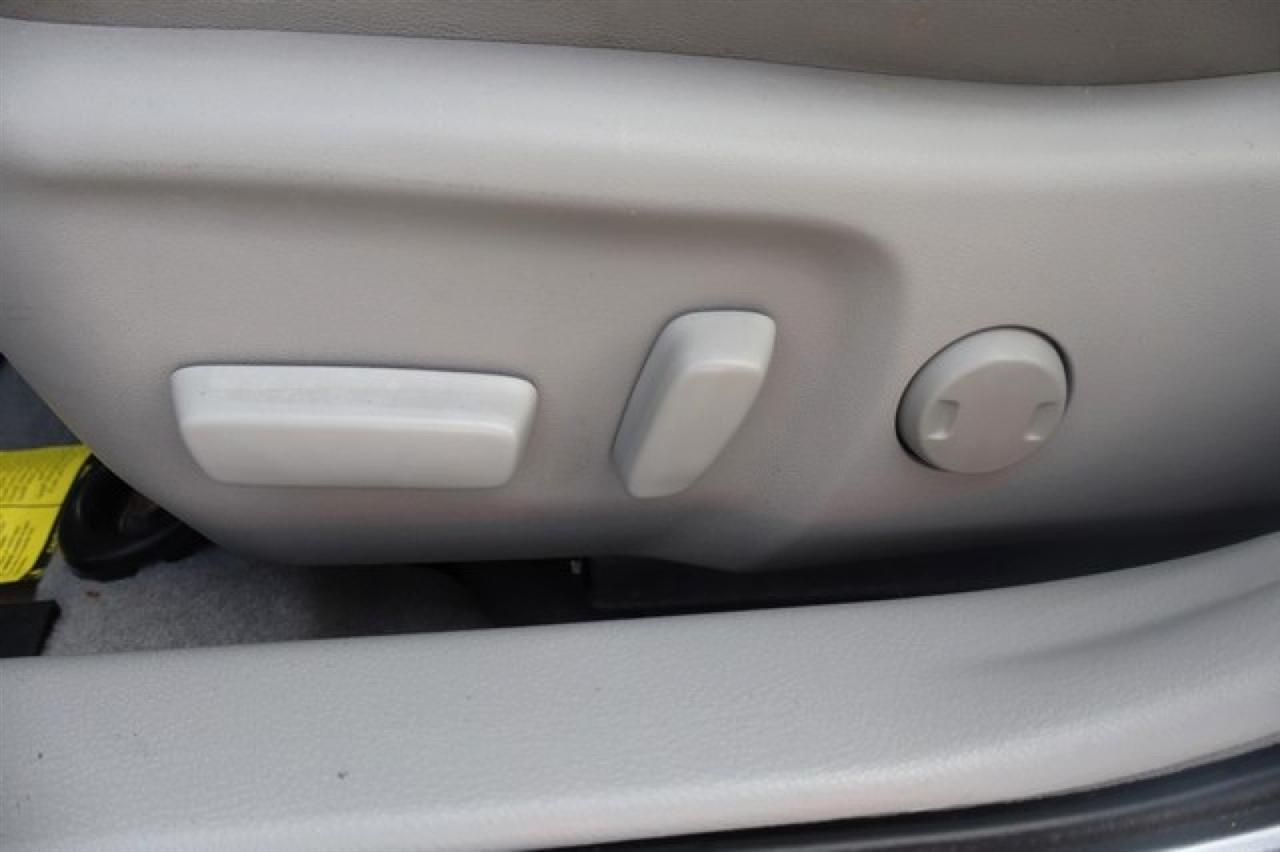 Toyota Camry Hybrid  2017