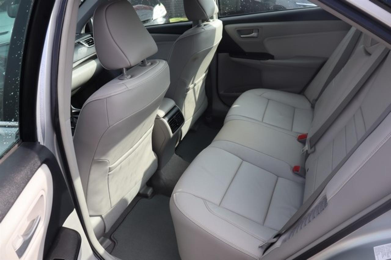 Toyota Camry Hybrid  2017