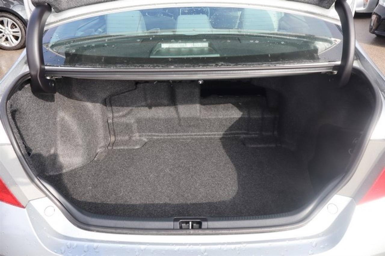 Toyota Camry Hybrid  2017