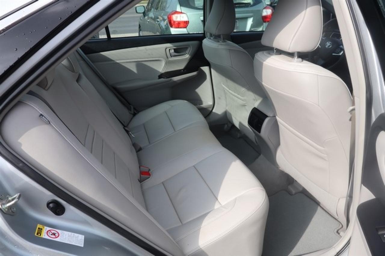 Toyota Camry Hybrid  2017