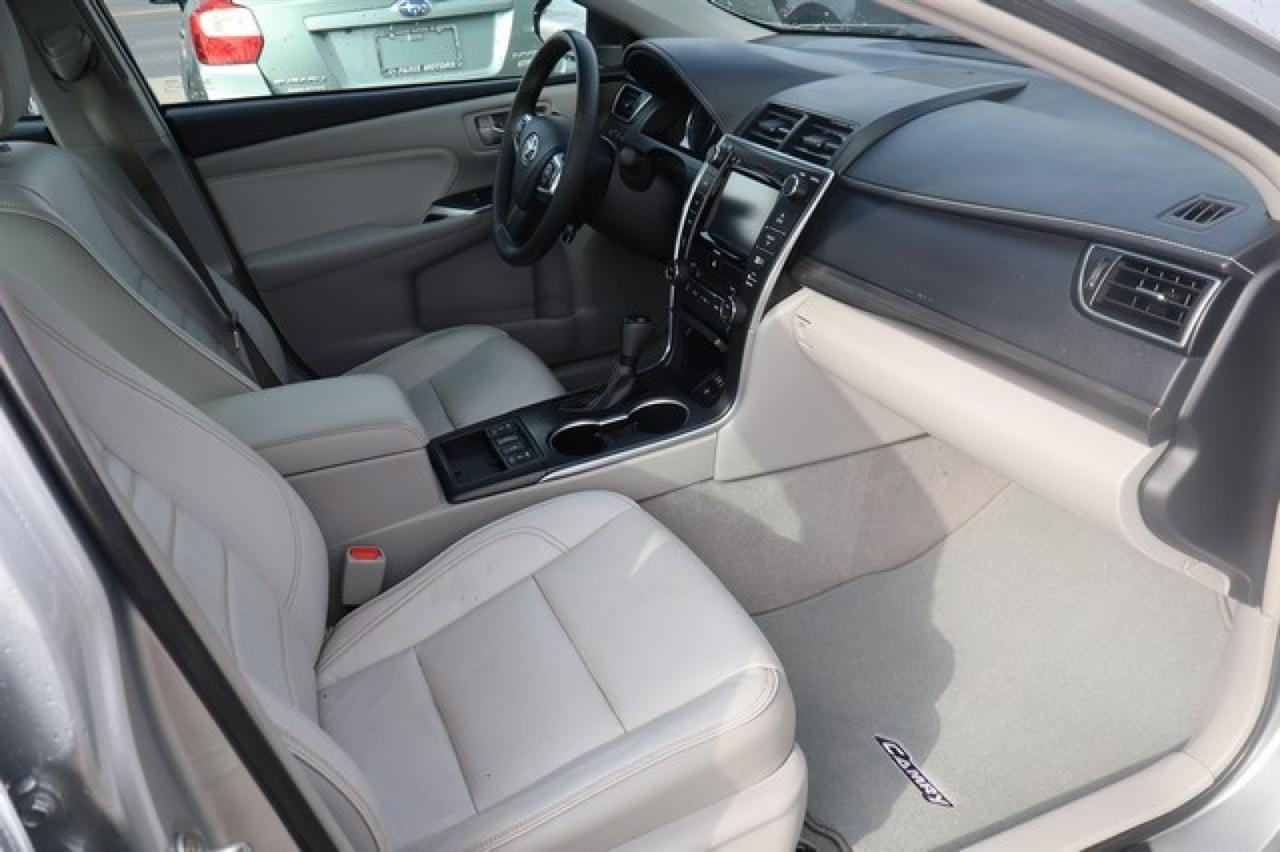 Toyota Camry Hybrid  2017