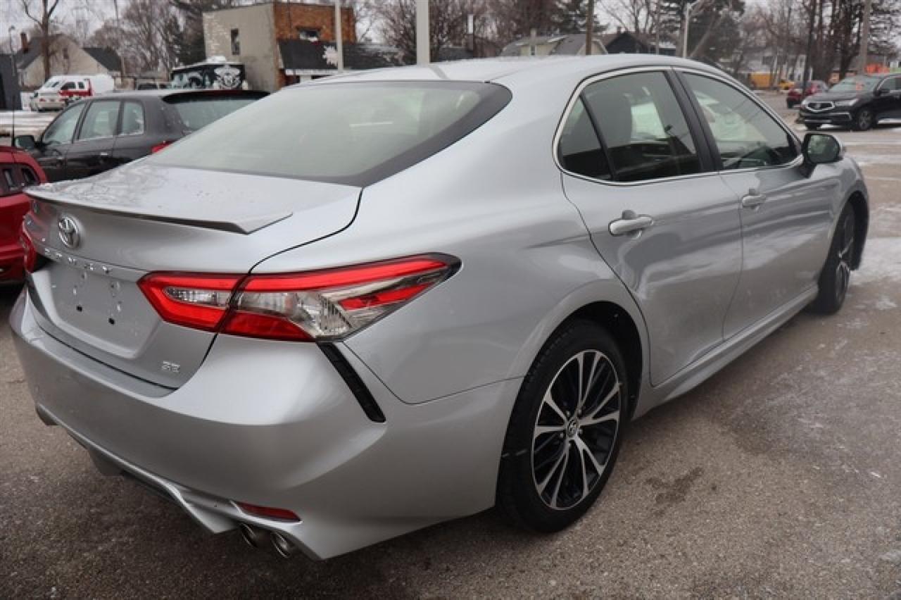 Toyota Camry  2018