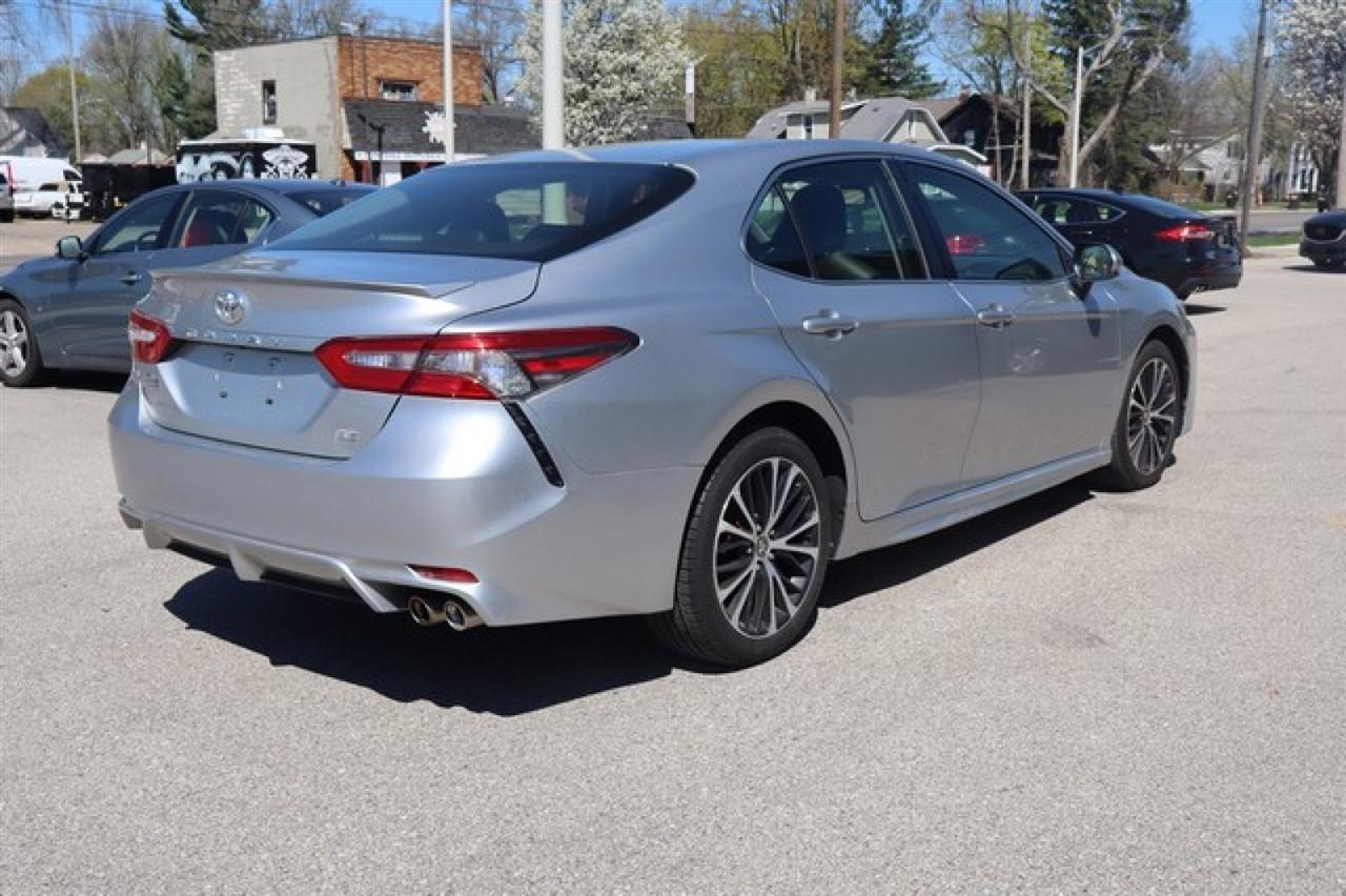 Toyota Camry  2018