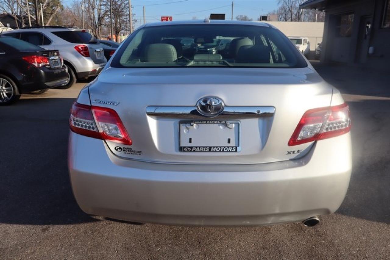 Toyota Camry  2011