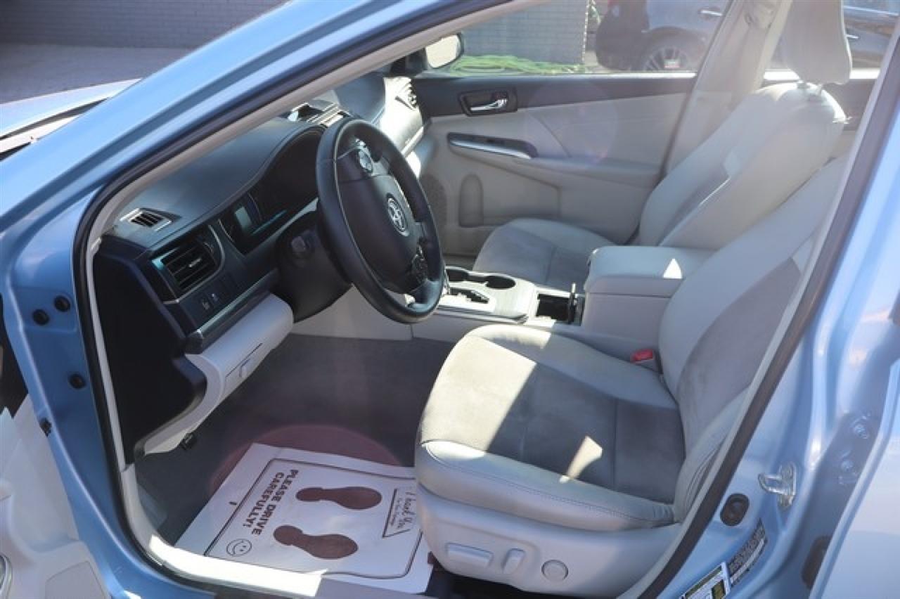 Toyota Camry Hybrid  2014