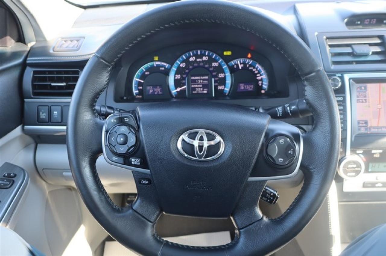 Toyota Camry Hybrid  2014