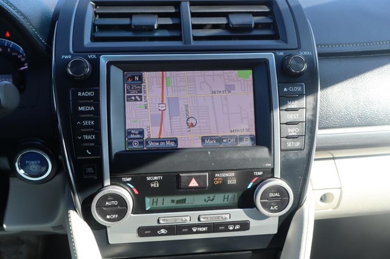 Toyota Camry Hybrid  2014