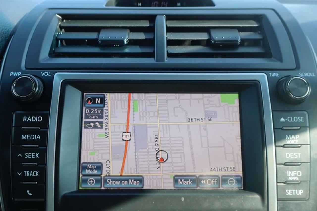 Toyota Camry Hybrid  2014