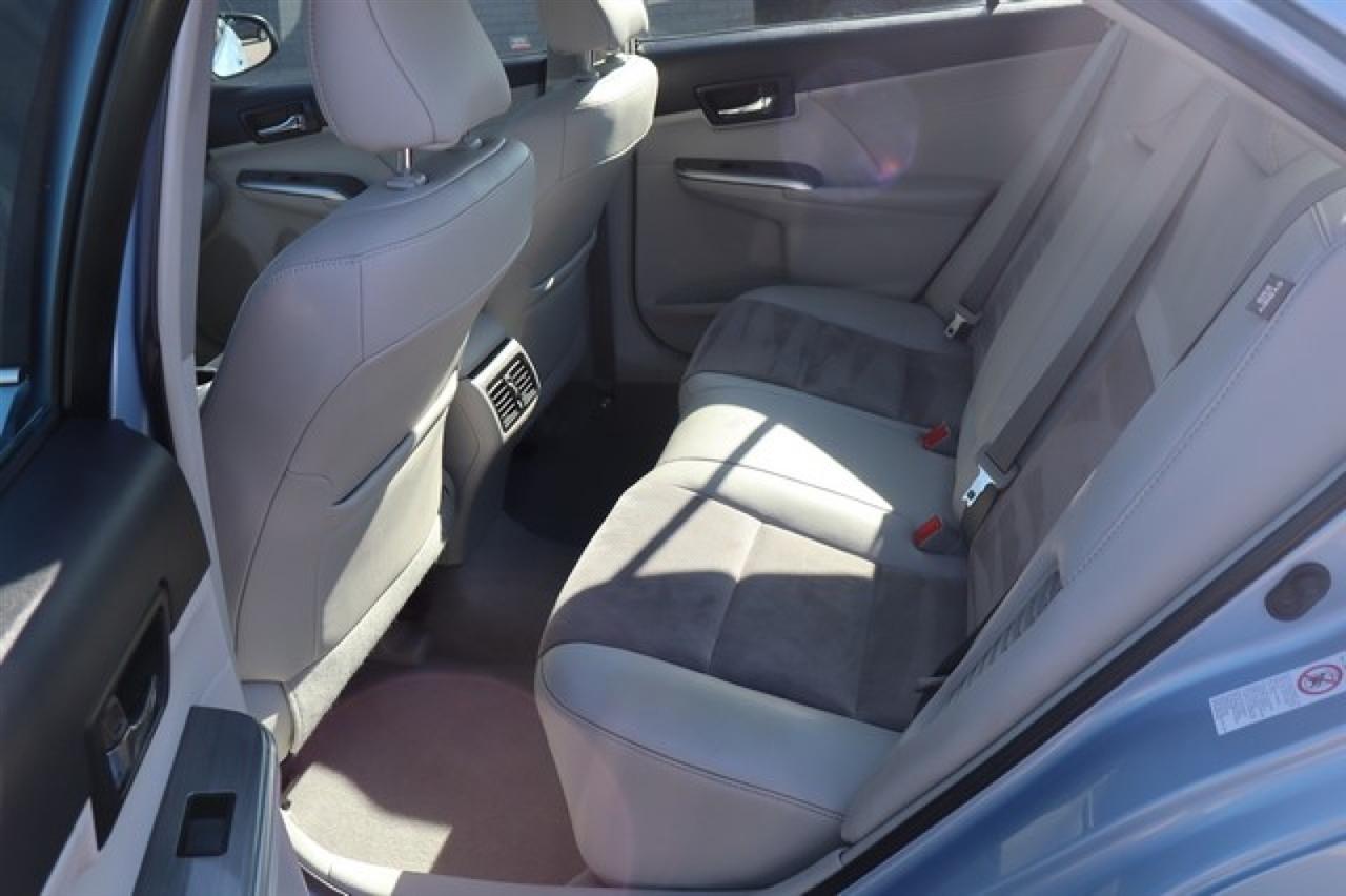 Toyota Camry Hybrid  2014