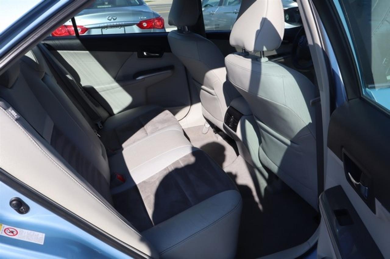 Toyota Camry Hybrid  2014