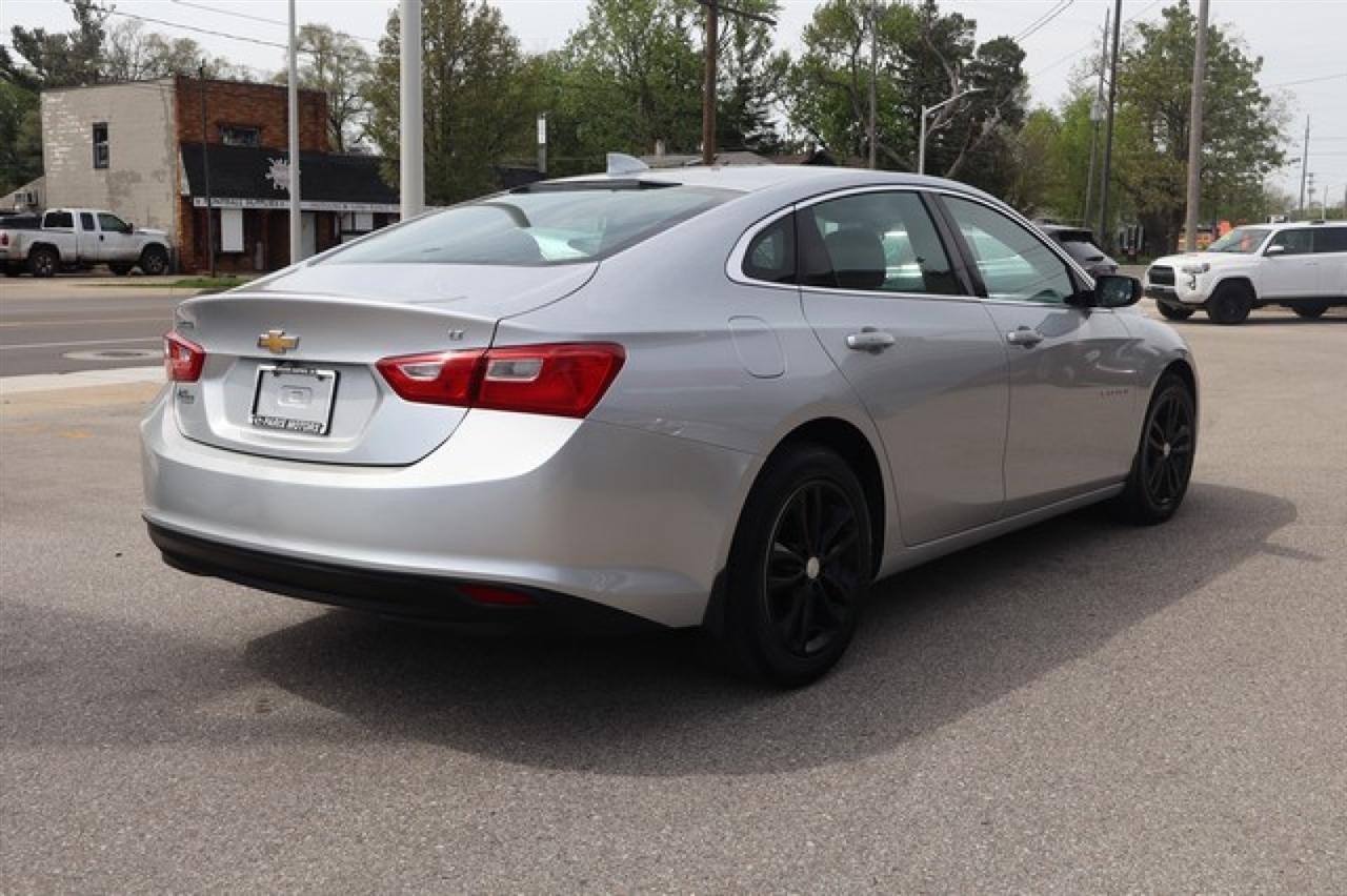 Chevrolet Malibu  2016