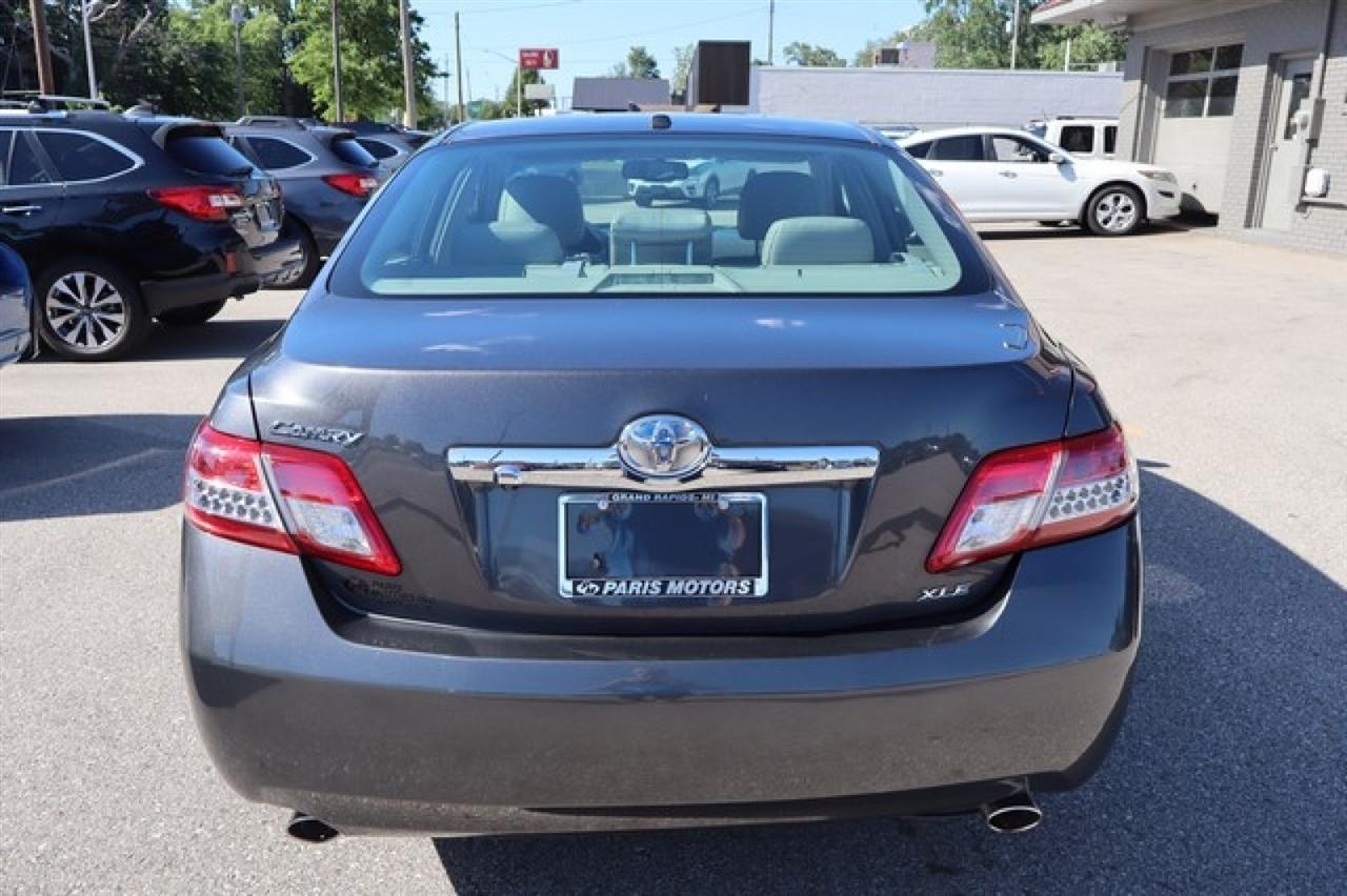 Toyota Camry  2010