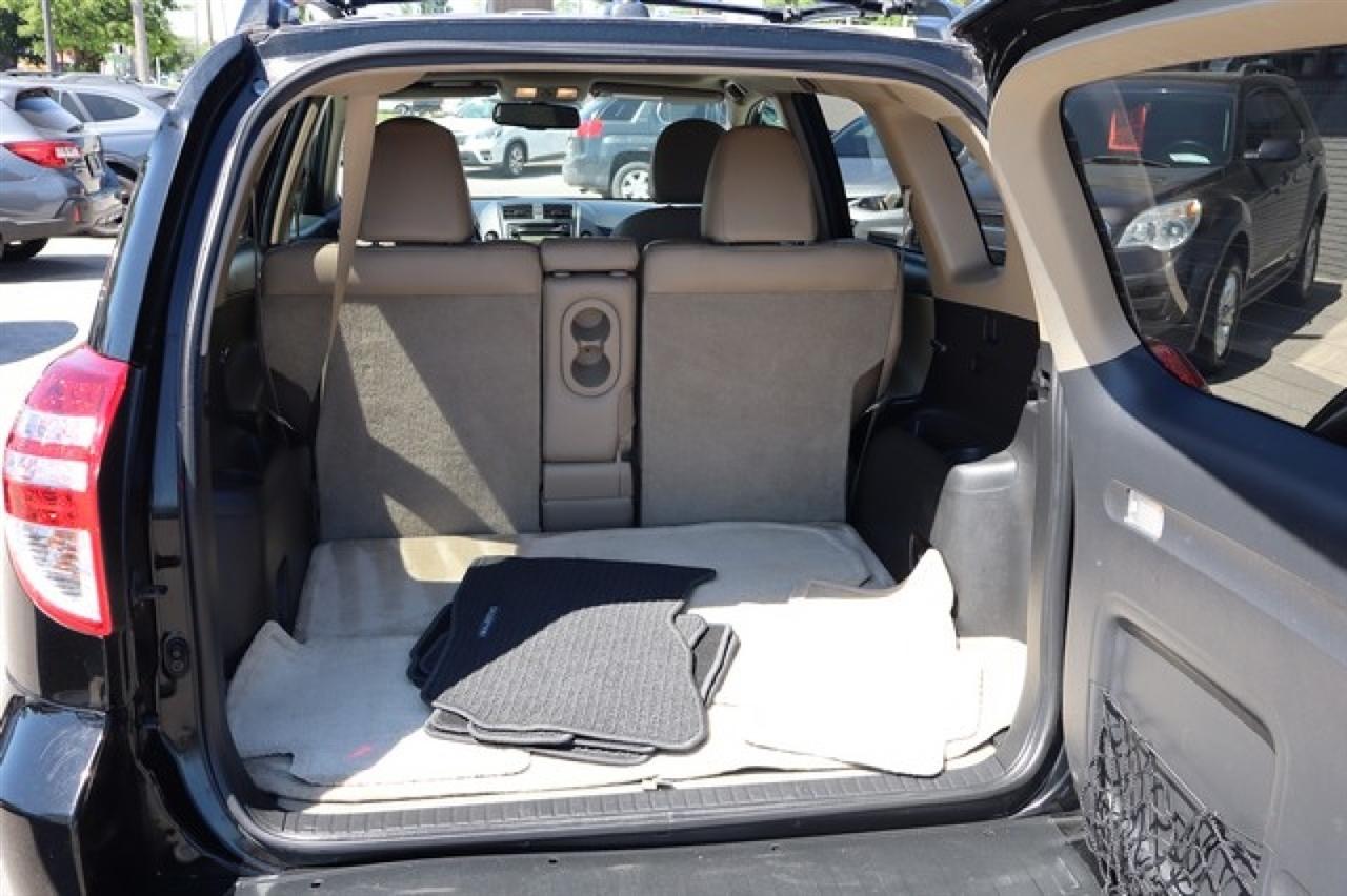 Toyota RAV4  2012