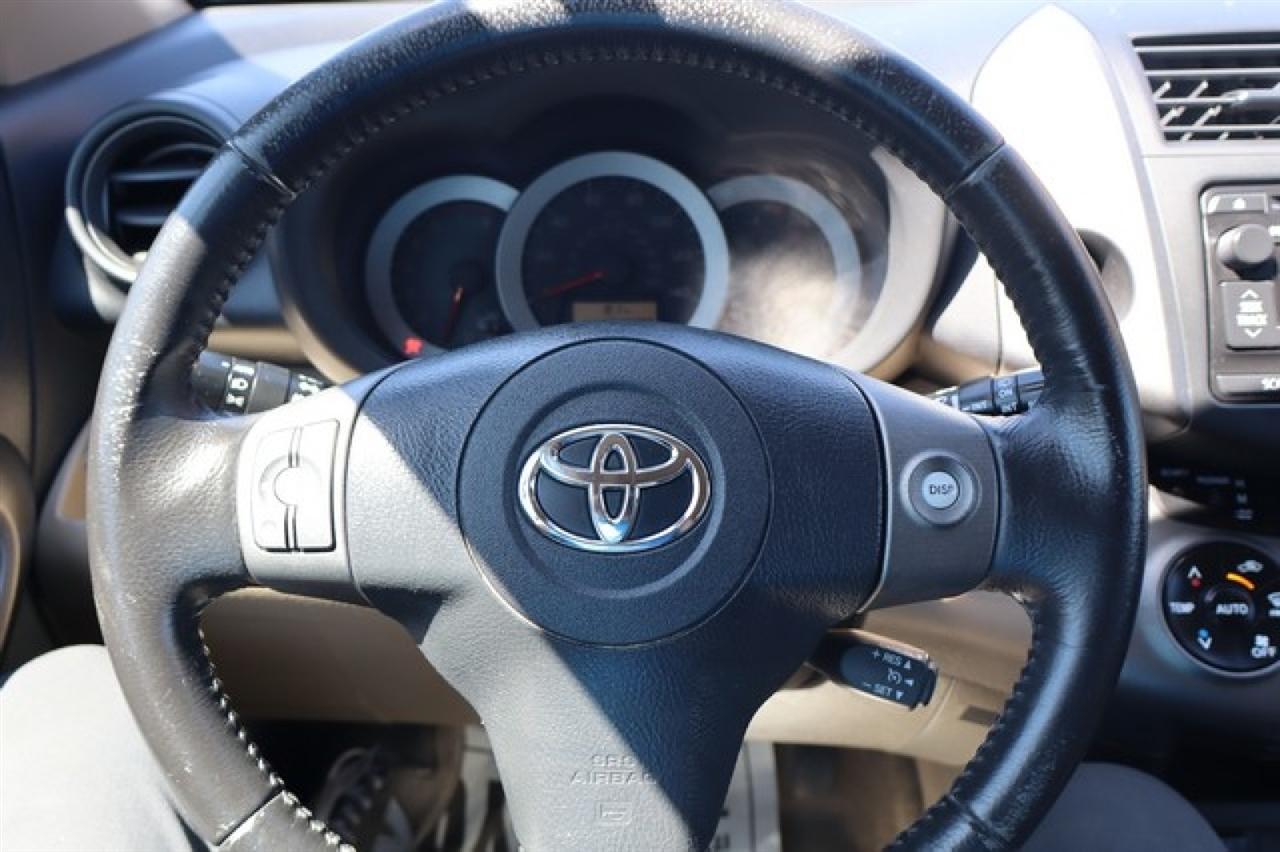 Toyota RAV4  2012