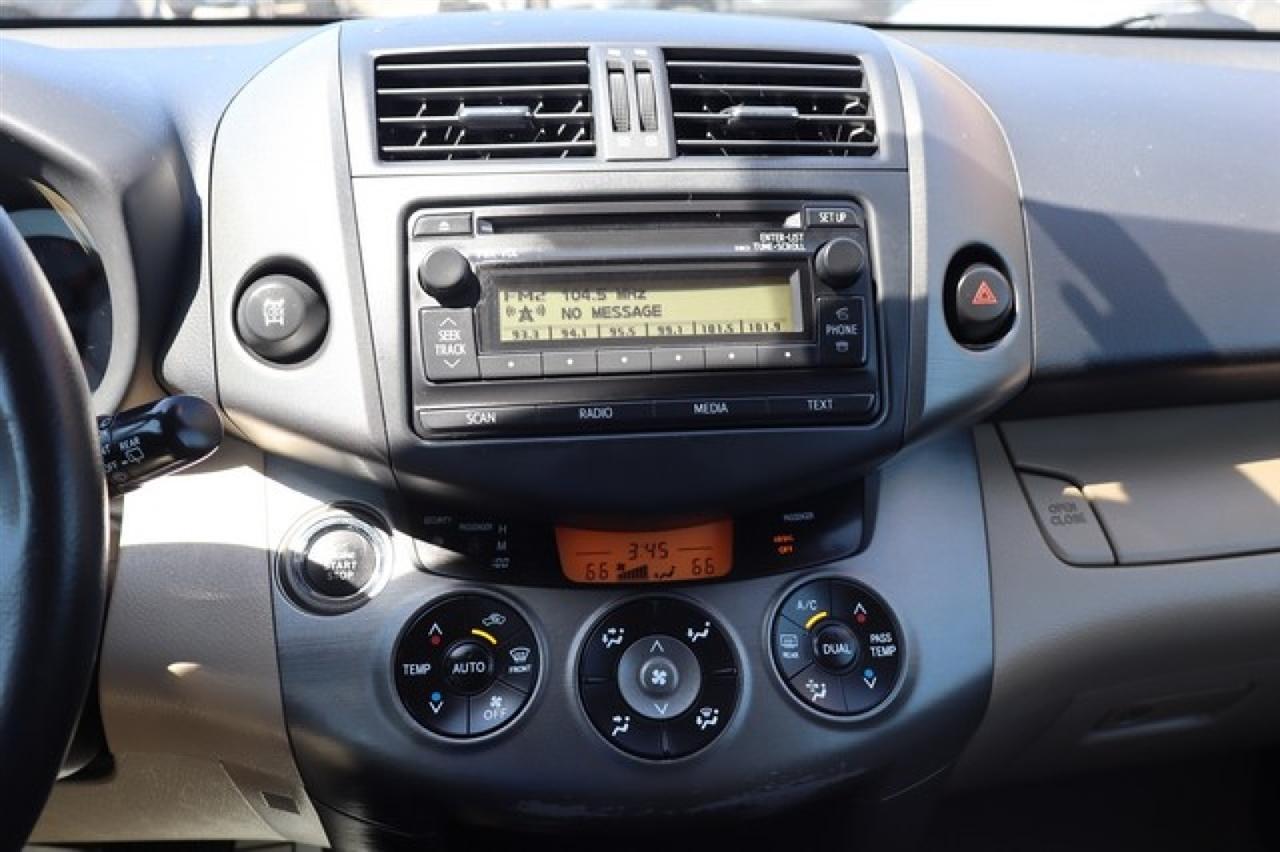 Toyota RAV4  2012