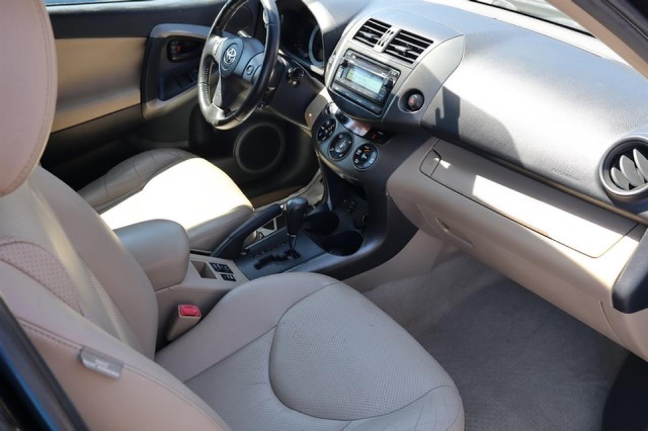 Toyota RAV4  2012
