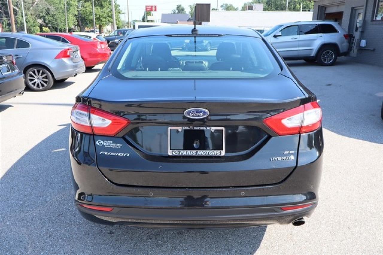 Ford Fusion Hybrid  2013
