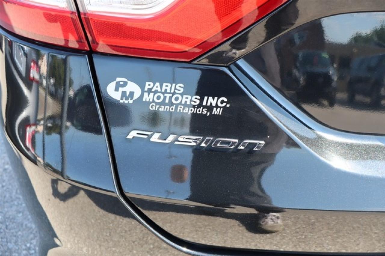 Ford Fusion Hybrid  2013