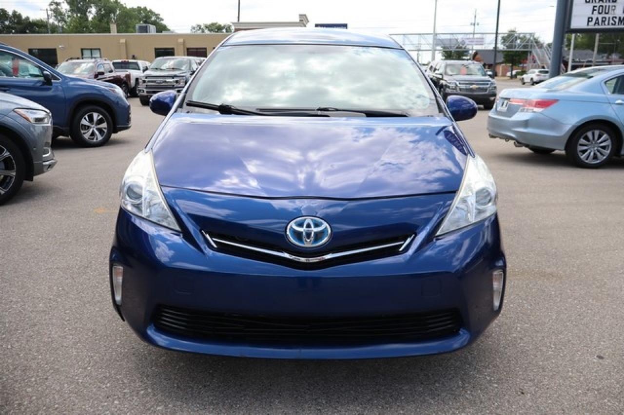 Toyota Prius V  2014