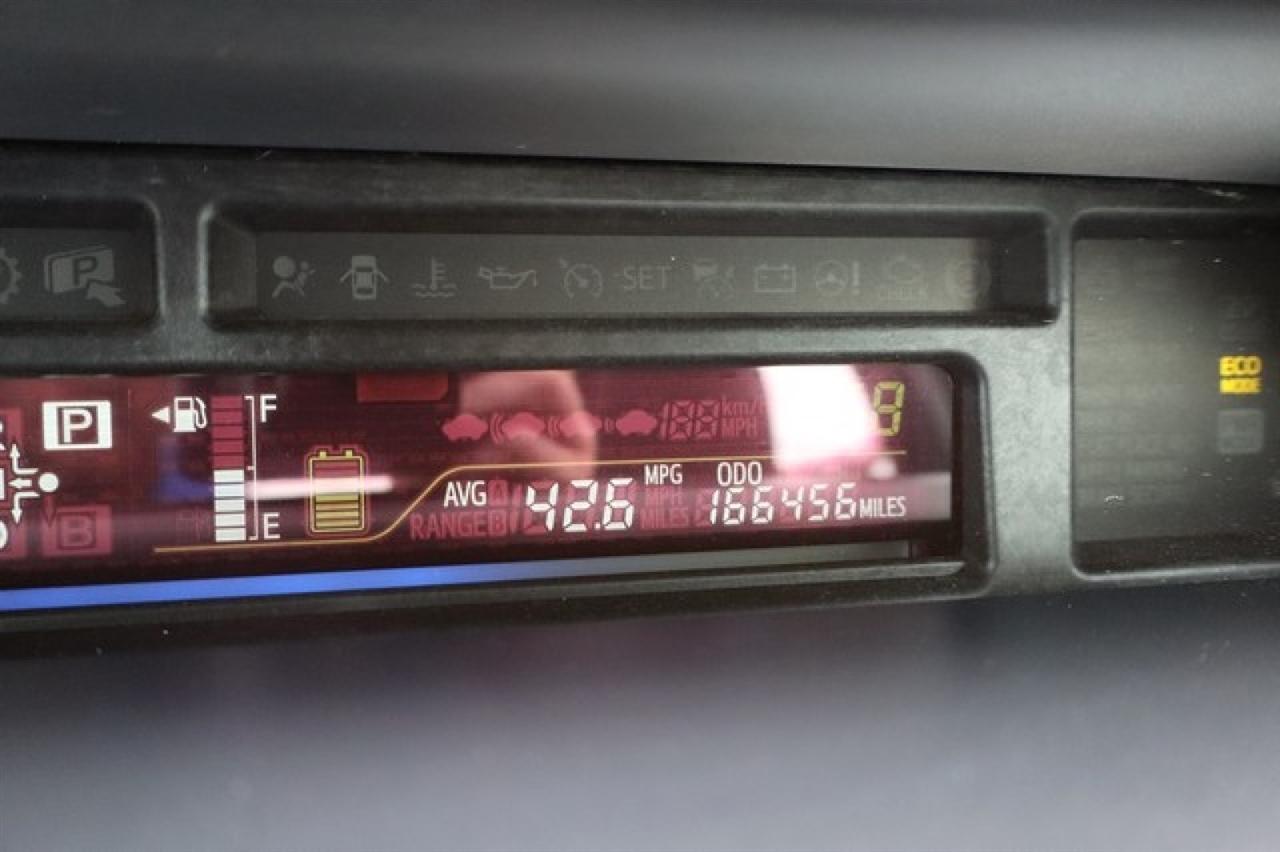 Toyota Prius V  2014