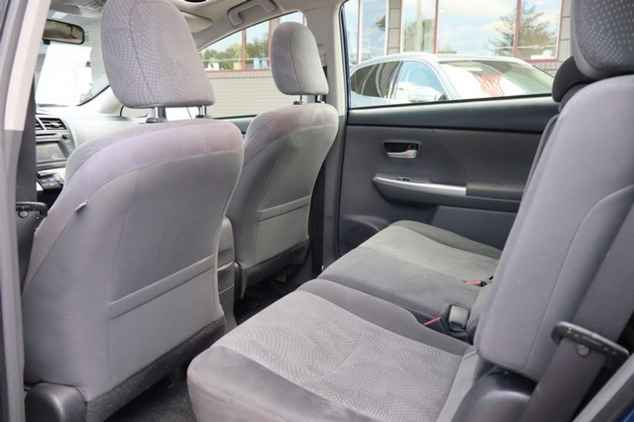 Toyota Prius V  2014
