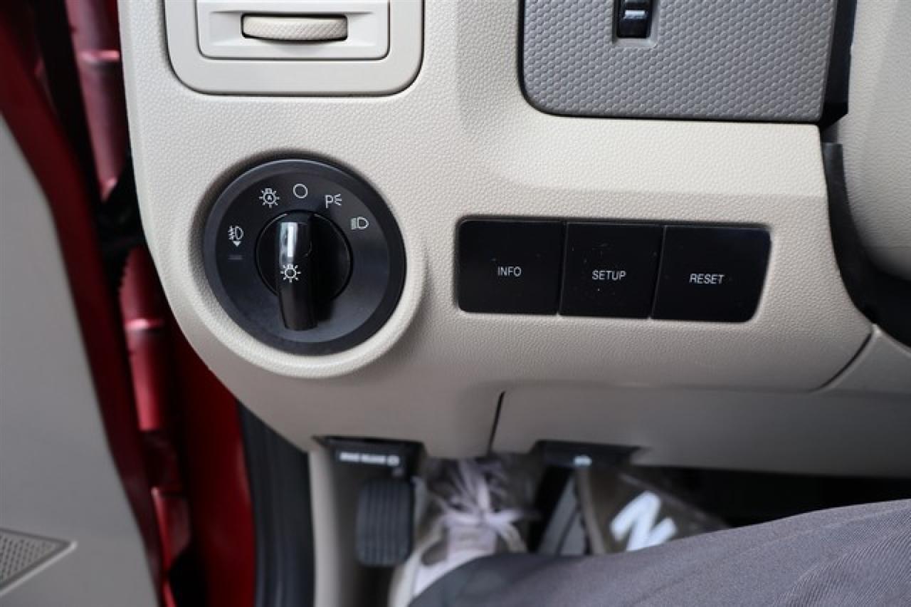 Ford Escape  2008