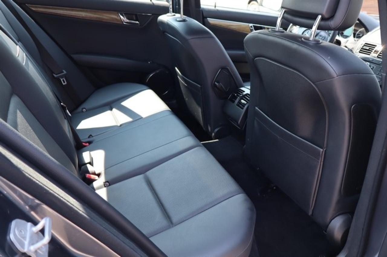 Mercedes-Benz C-Class  2009