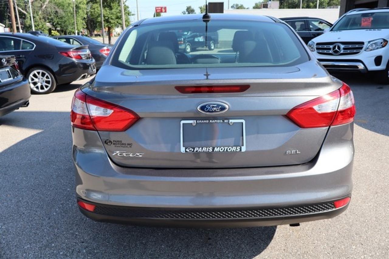 Ford Focus  2012