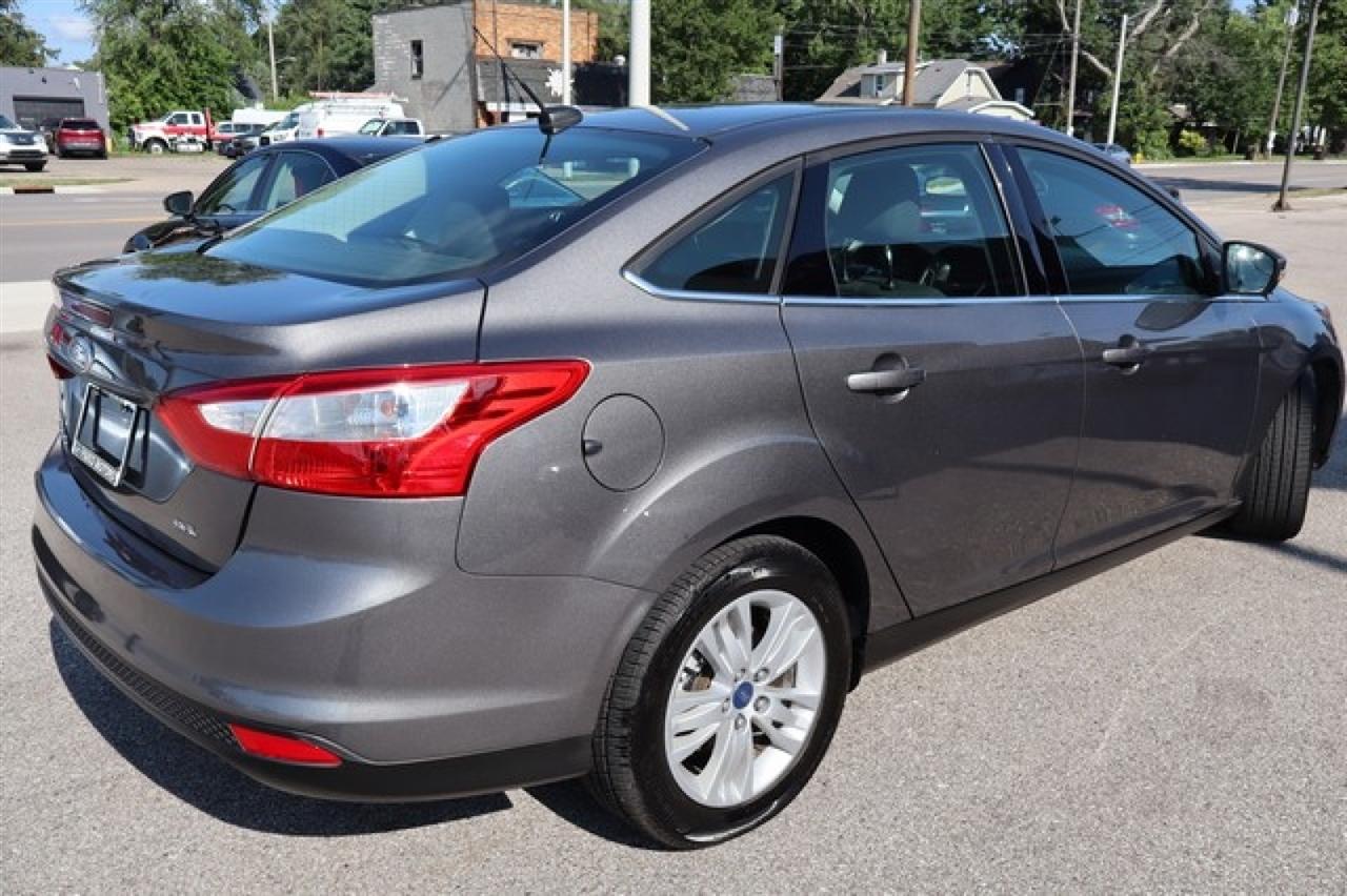 Ford Focus  2012