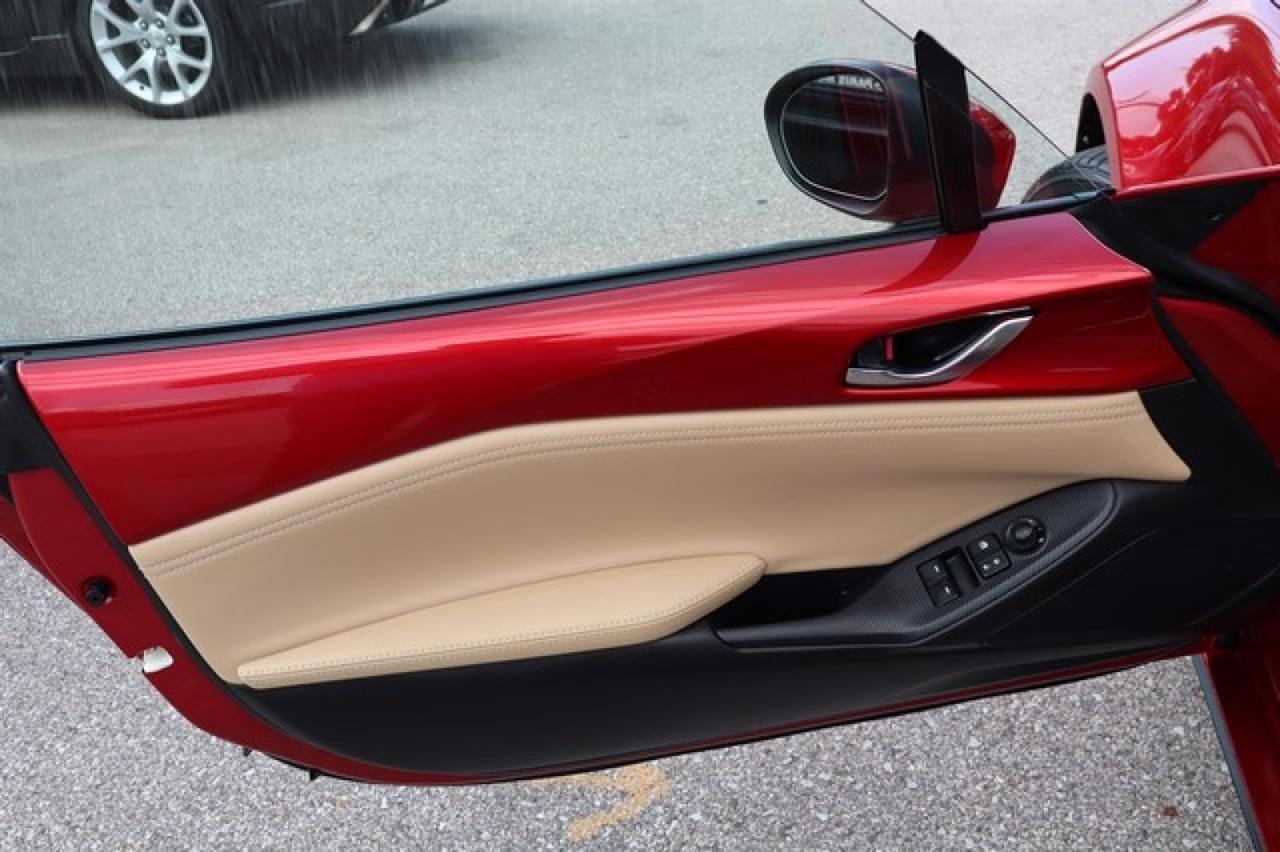 Mazda MX-5 Miata RF  2017
