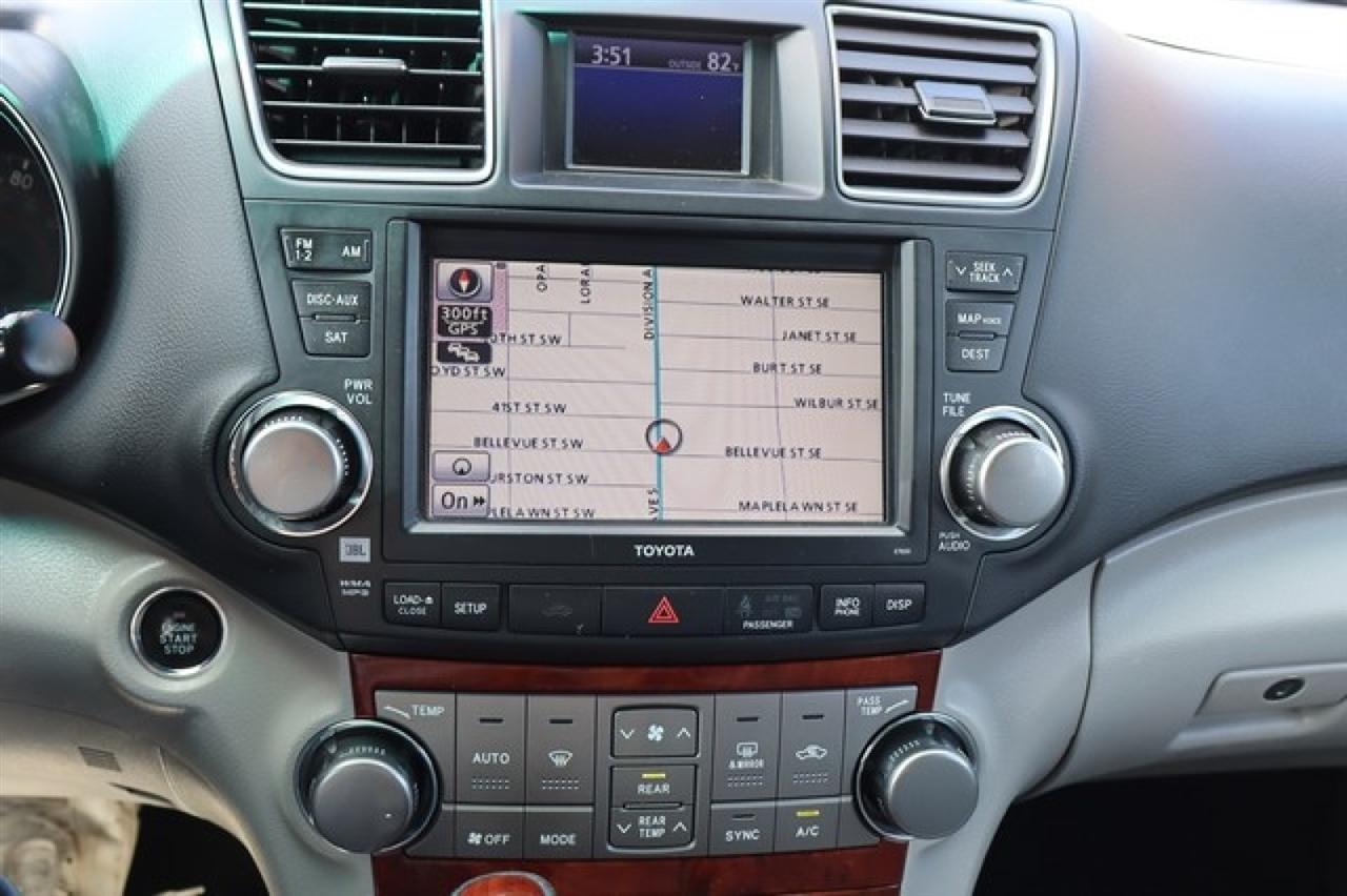 Toyota Highlander  2012