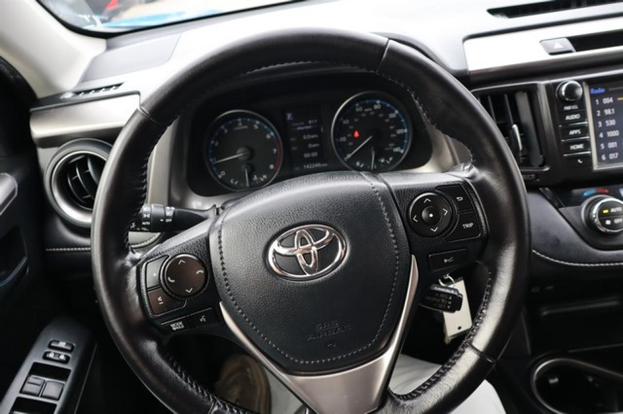 Toyota RAV4  2017