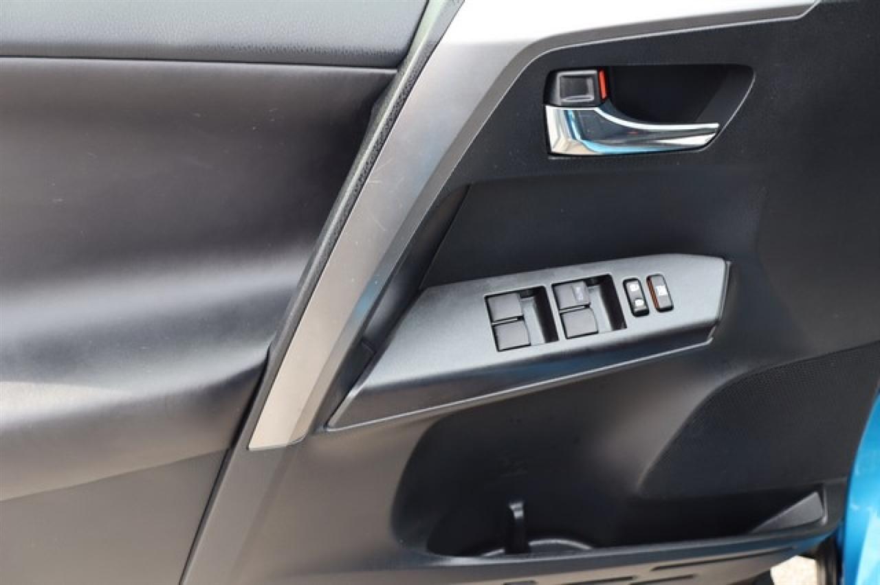 Toyota RAV4  2017